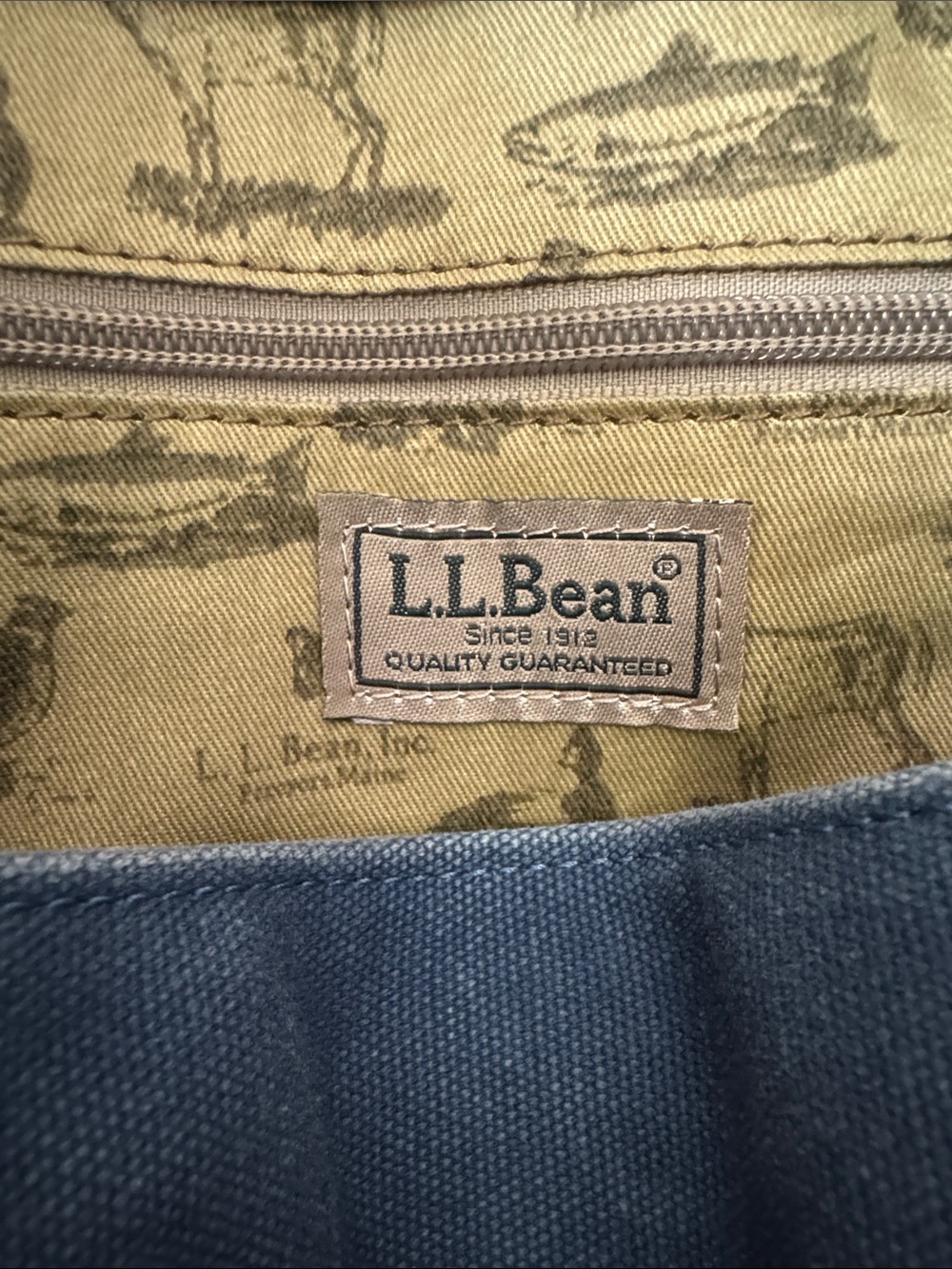 L.L. Bean Vintage  RARE Navy Canvas Tote w/ Fish Embroidery & Leather Brown Trim - Picture 2 of 13